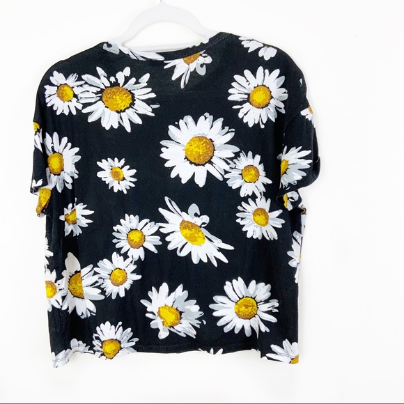 Zara Trafaluc Daisy Print Top Crew Neck - Picture 4 of 4